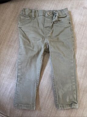 H&M Baby size 6-9 month Pants in Light Olive Green